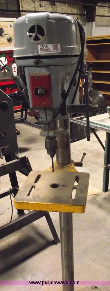 image for item 5515 Assorted tools