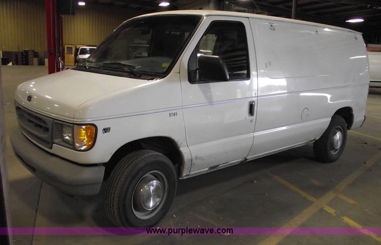 image for item 5531 1997 Ford Econoline E250 van