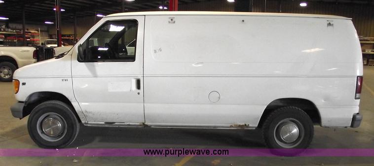 image for item 5531 1997 Ford Econoline E250 van