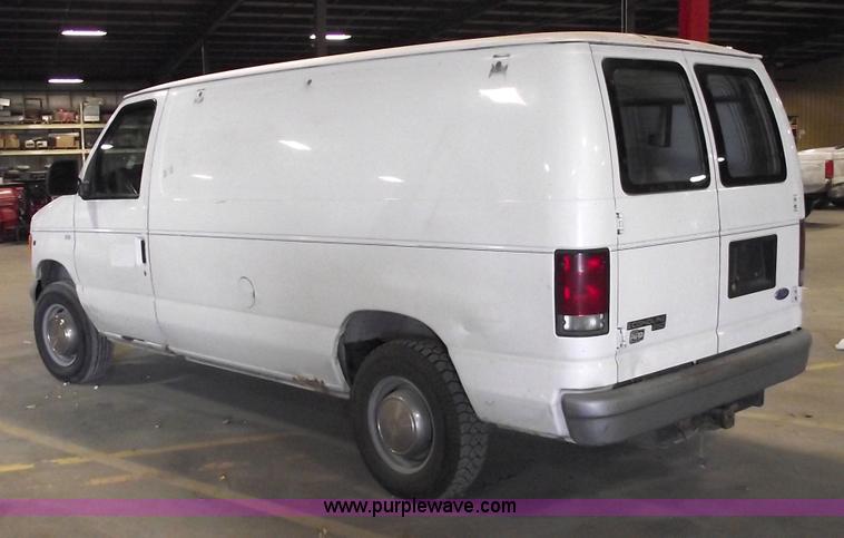 image for item 5531 1997 Ford Econoline E250 van