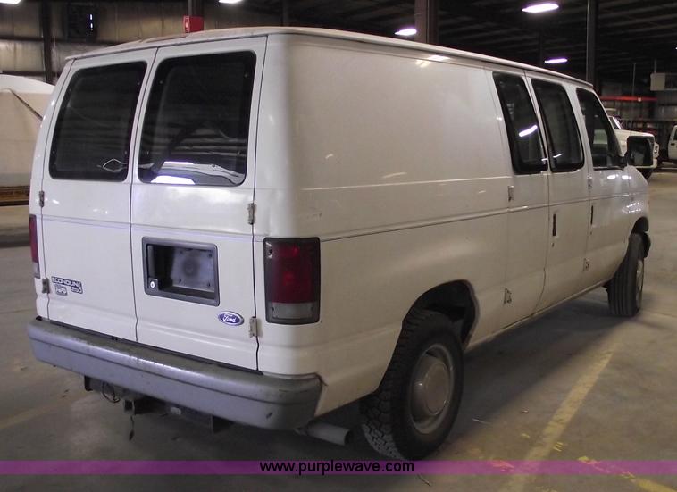 image for item 5531 1997 Ford Econoline E250 van
