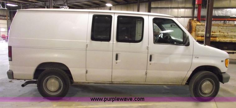 image for item 5531 1997 Ford Econoline E250 van