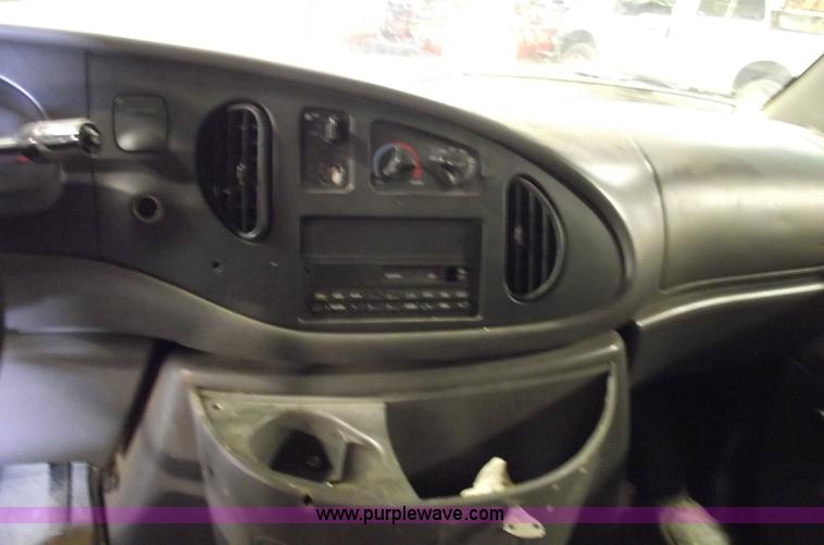 image for item 5531 1997 Ford Econoline E250 van