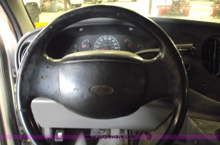 image for item 5531 1997 Ford Econoline E250 van