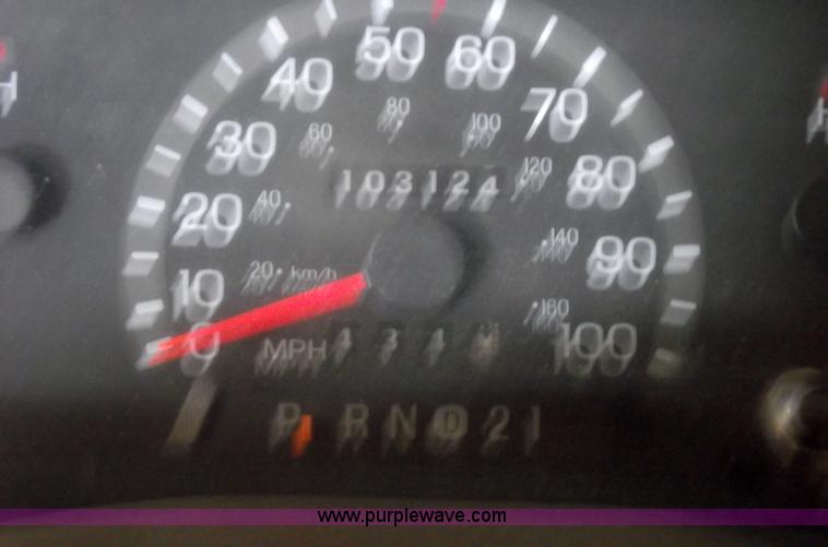 image for item 5531 1997 Ford Econoline E250 van