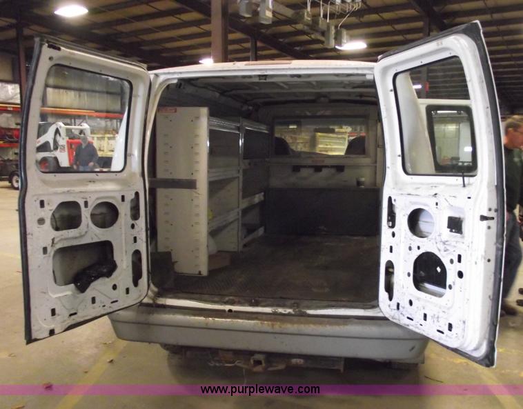 image for item 5531 1997 Ford Econoline E250 van