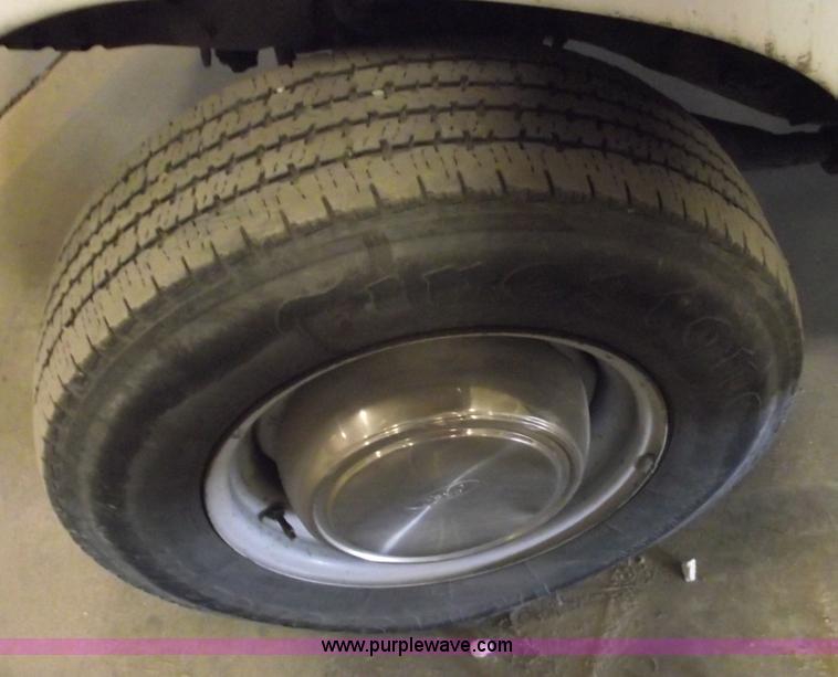 image for item 5531 1997 Ford Econoline E250 van