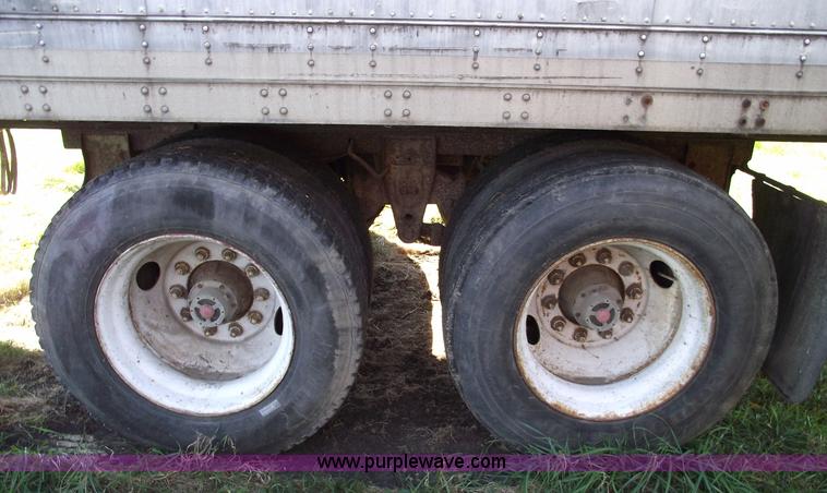 image for item 5532 1986 Great Dane 744TL 48' van trailer