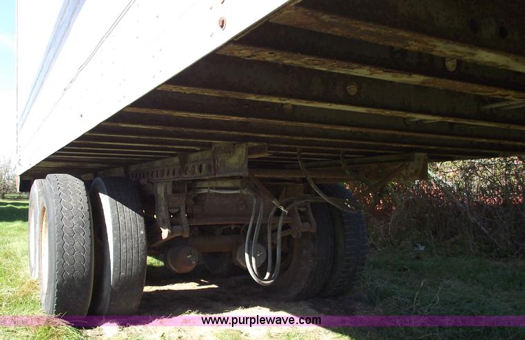 image for item 5532 1986 Great Dane 744TL 48' van trailer