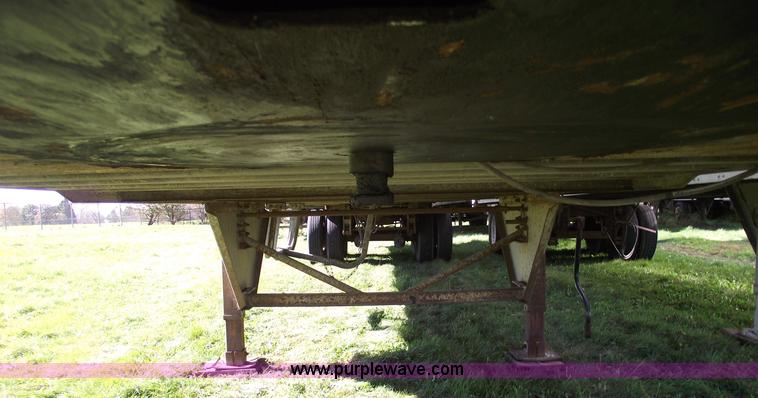 image for item 5533 1992 Trailmobile 01JA 48' van trailer