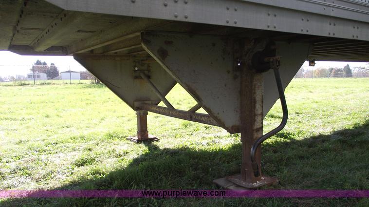 image for item 5533 1992 Trailmobile 01JA 48' van trailer