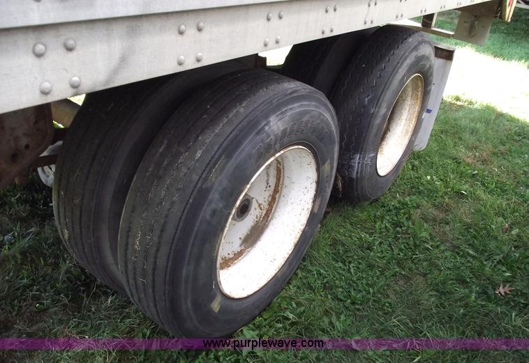 image for item 5533 1992 Trailmobile 01JA 48' van trailer