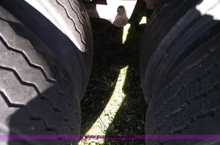 image for item 5533 1992 Trailmobile 01JA 48' van trailer