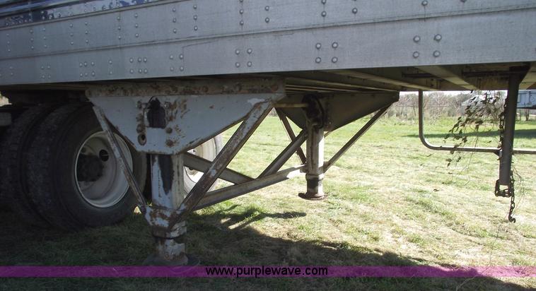 image for item 5535 1986 Great Dane 8101-TJWL 48' van trailer