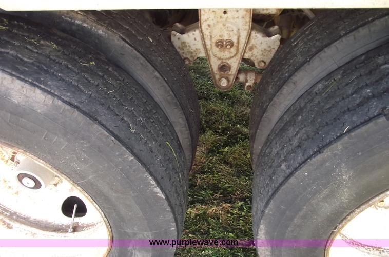 image for item 5535 1986 Great Dane 8101-TJWL 48' van trailer