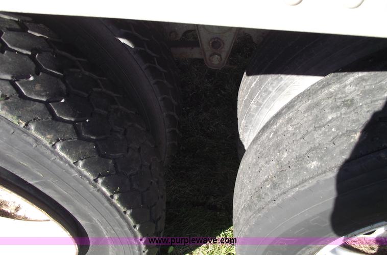 image for item 5535 1986 Great Dane 8101-TJWL 48' van trailer