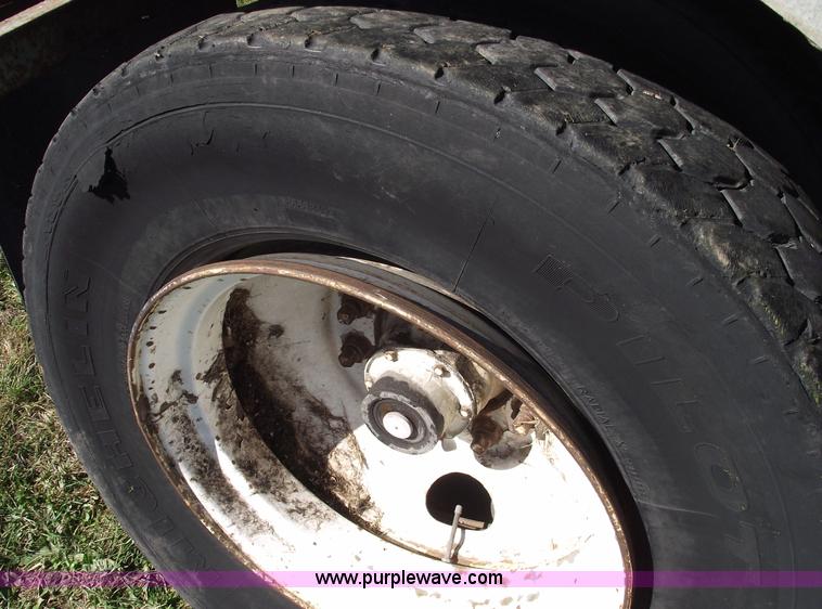 image for item 5535 1986 Great Dane 8101-TJWL 48' van trailer