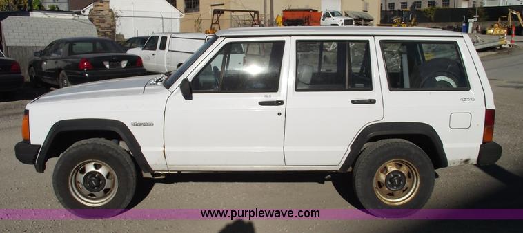 image for item 5540 1994 Jeep Cherokee SE