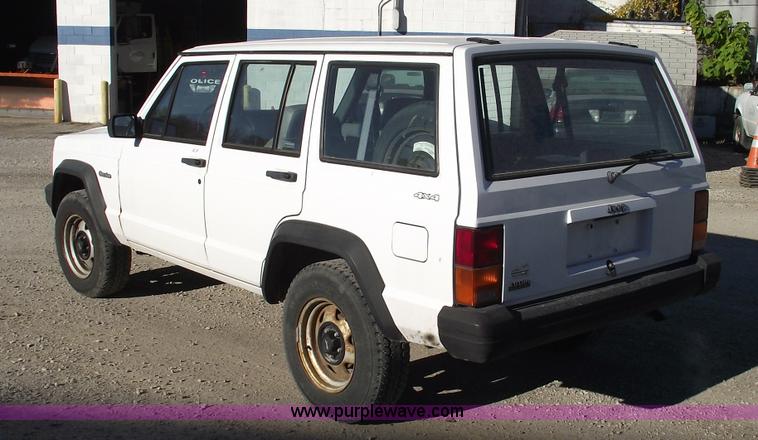 image for item 5540 1994 Jeep Cherokee SE