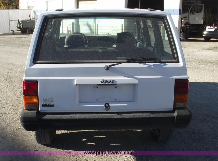 image for item 5540 1994 Jeep Cherokee SE