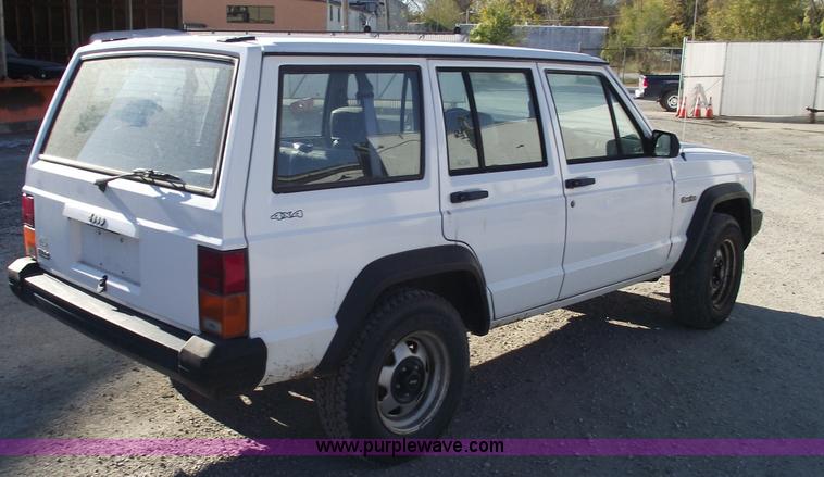 image for item 5540 1994 Jeep Cherokee SE