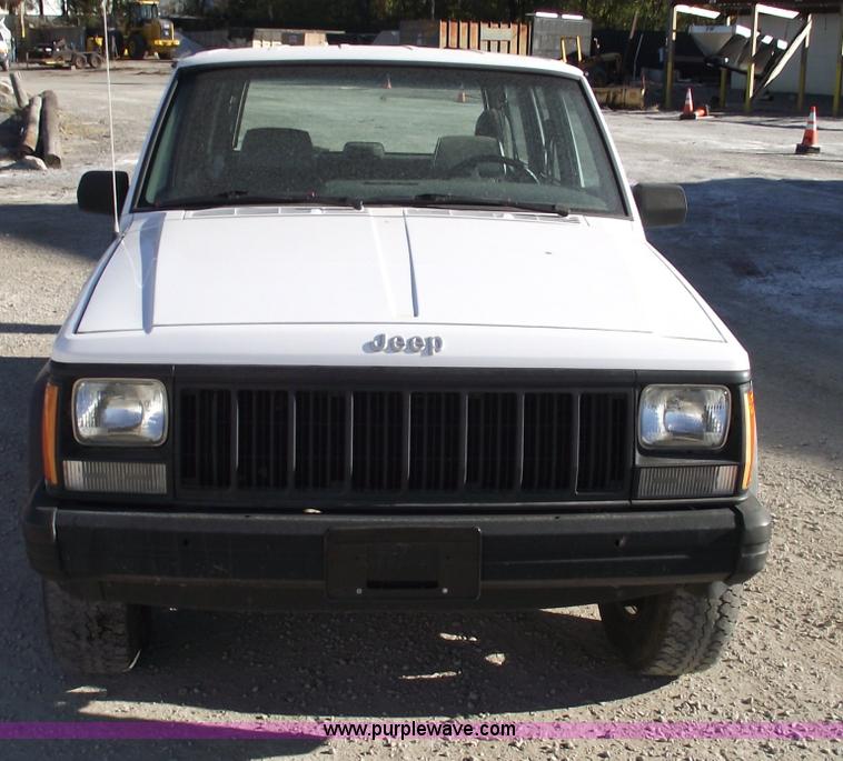 image for item 5540 1994 Jeep Cherokee SE