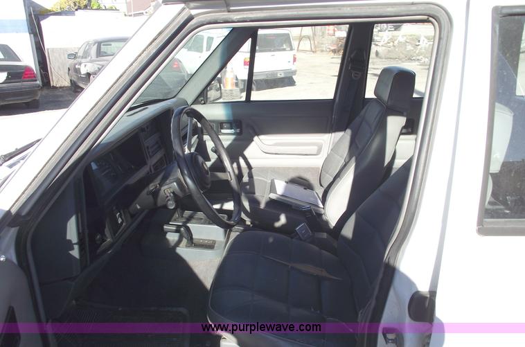 image for item 5540 1994 Jeep Cherokee SE