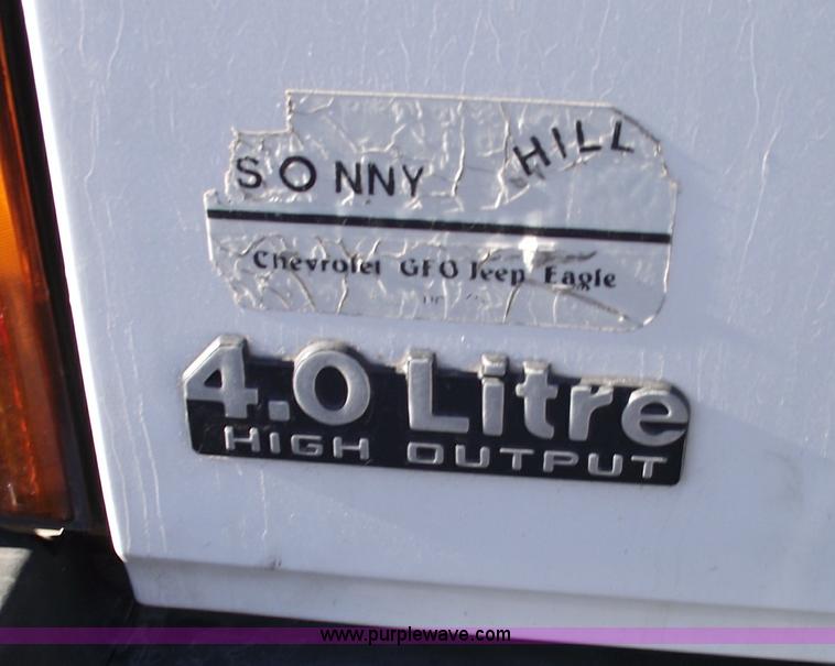 image for item 5540 1994 Jeep Cherokee SE