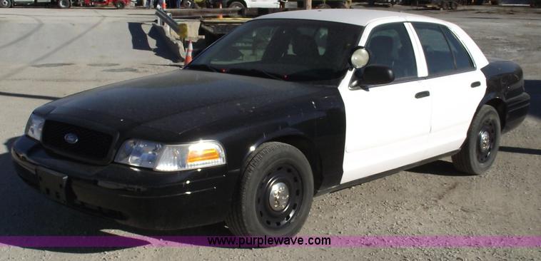 image for item 5541 2007 Ford Crown Victoria Police Interceptor
