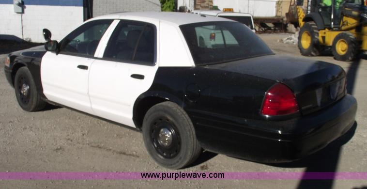 image for item 5541 2007 Ford Crown Victoria Police Interceptor