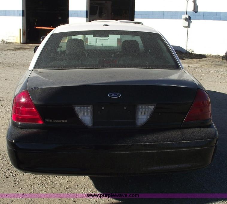 image for item 5541 2007 Ford Crown Victoria Police Interceptor