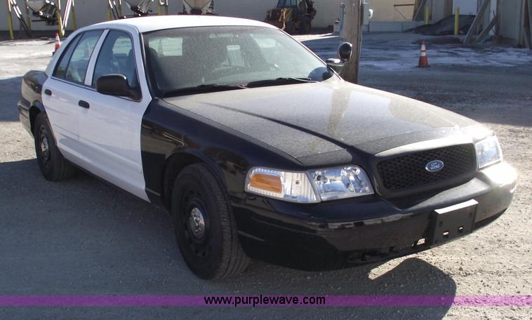 image for item 5541 2007 Ford Crown Victoria Police Interceptor