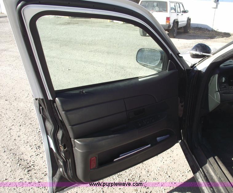 image for item 5541 2007 Ford Crown Victoria Police Interceptor