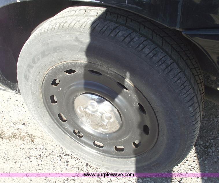 image for item 5541 2007 Ford Crown Victoria Police Interceptor