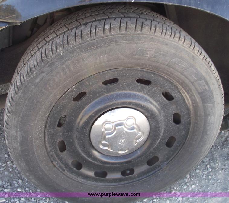 image for item 5541 2007 Ford Crown Victoria Police Interceptor