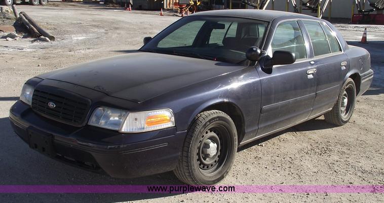 image for item 5542 2000 Ford Crown Victoria Police Interceptor