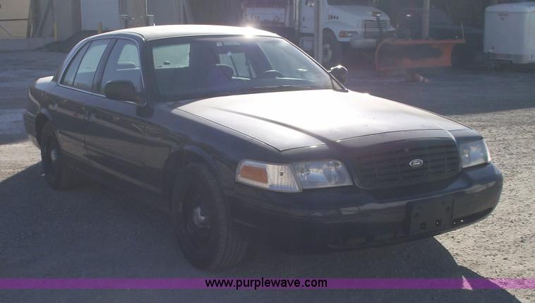 image for item 5542 2000 Ford Crown Victoria Police Interceptor
