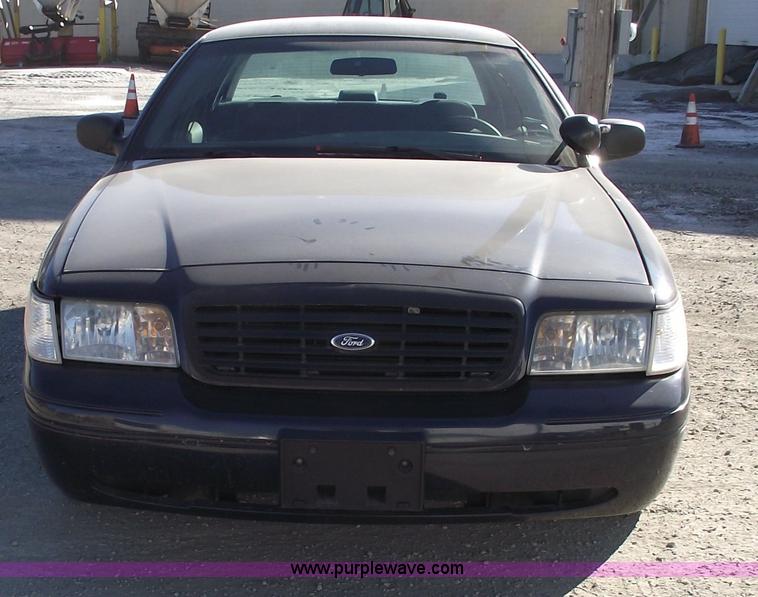 image for item 5542 2000 Ford Crown Victoria Police Interceptor