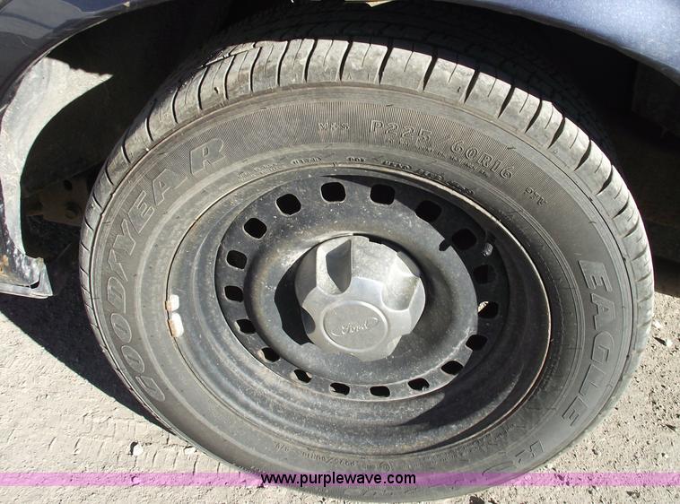 image for item 5542 2000 Ford Crown Victoria Police Interceptor