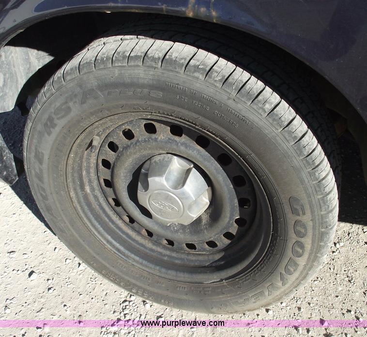 image for item 5542 2000 Ford Crown Victoria Police Interceptor