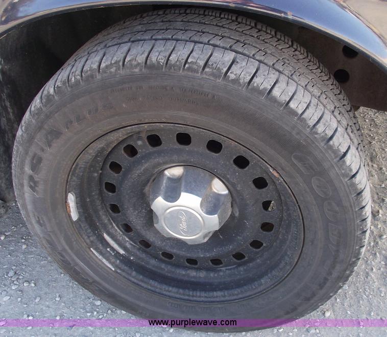 image for item 5542 2000 Ford Crown Victoria Police Interceptor