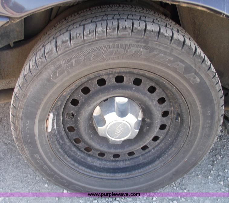 image for item 5542 2000 Ford Crown Victoria Police Interceptor