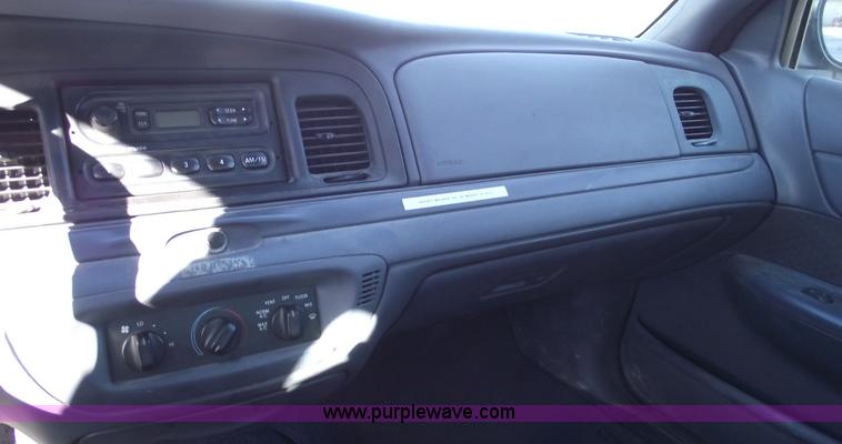 image for item 5542 2000 Ford Crown Victoria Police Interceptor