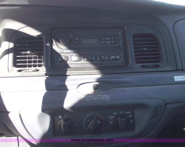 image for item 5542 2000 Ford Crown Victoria Police Interceptor