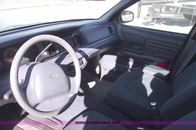image for item 5544 2000 Ford Crown Victoria Police Interceptor