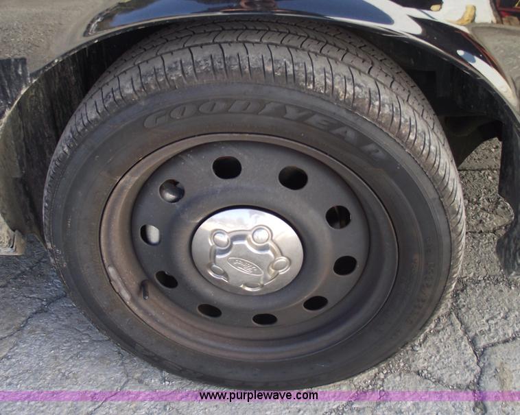 image for item 5545 2007 Ford Crown Victoria Police Interceptor