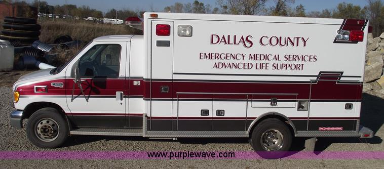 image for item 5999 1998 Ford E350 Super Duty ambulance