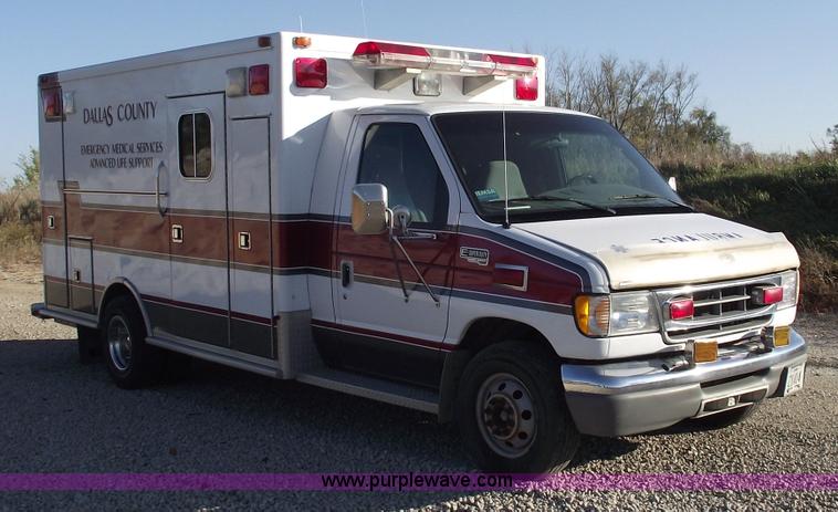 image for item 5999 1998 Ford E350 Super Duty ambulance