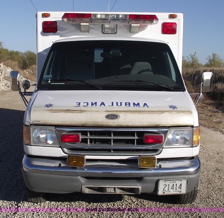 image for item 5999 1998 Ford E350 Super Duty ambulance