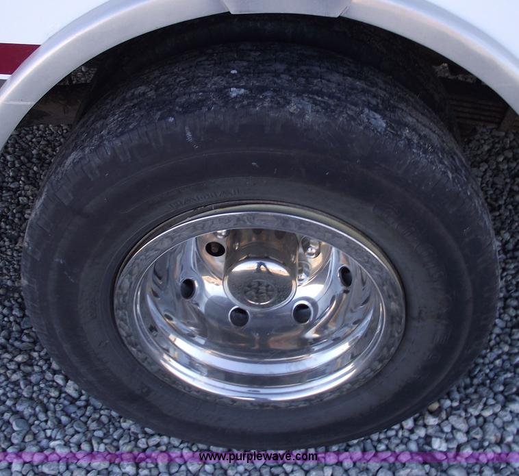 image for item 5999 1998 Ford E350 Super Duty ambulance